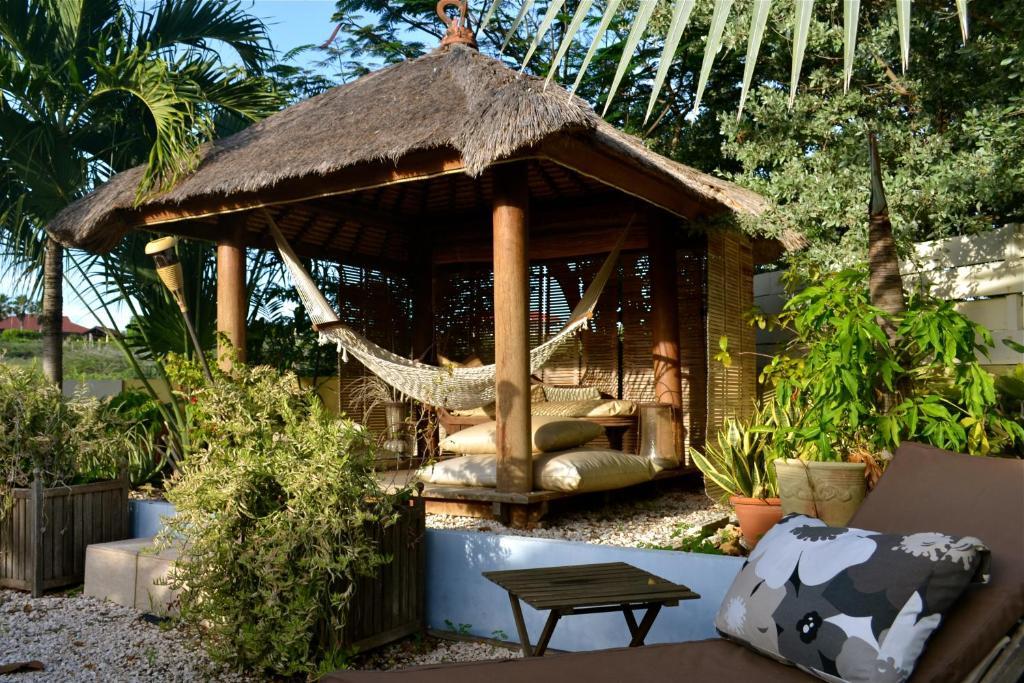 Bananas Apartments Adults Only Palm Beach Dış mekan fotoğraf