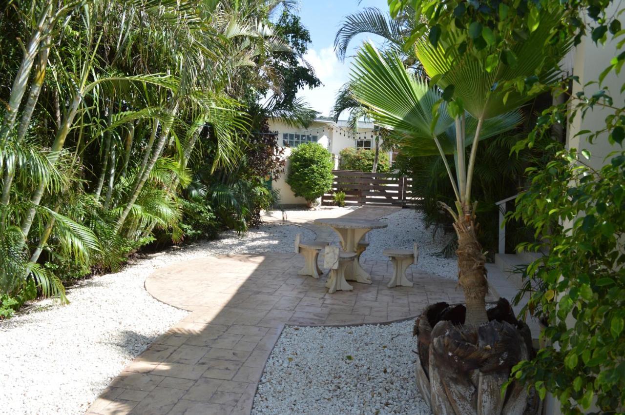 Bananas Apartments Adults Only Palm Beach Dış mekan fotoğraf